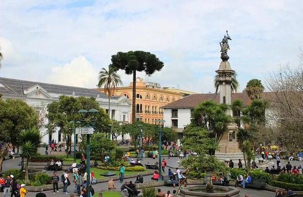 Quito City Tour - Middle of the World and Teleférico (Cable Car)