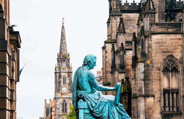 Edinburgh Castle & Old Town Guided Tour with Tickets, Map & Guide