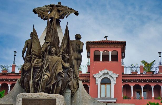 Casco Antiguo walking tour and the Panama canal
