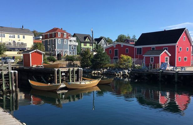Peggy's Cove and Lunenburg Tour (small group)