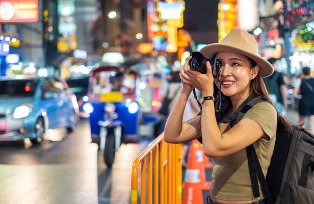 Bangkok Tuk-Tuk Tour by Night with Chinatown Street Food Meal