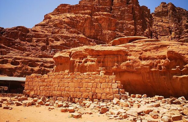 Wadi Rum Full Day Jeep Tour + Overnight in Bedouin Camp & Dinner 