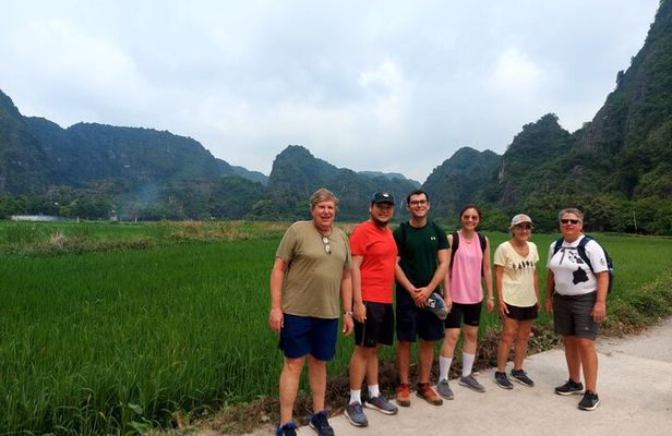 Luxury Ninh Binh Full Day Tour From Hanoi (Trang An - Hoa Lu)