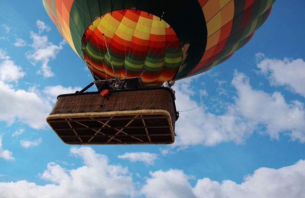 Full-Day Private Tour in Luxor with Hot Air Baloon Experience