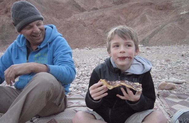 Desert Family Fun: Traditional Bread and Jeep Tour