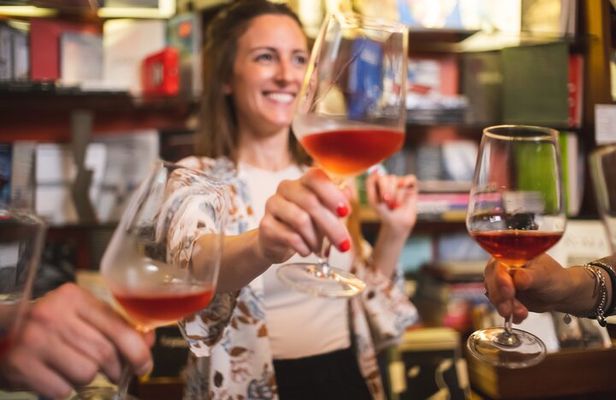 Natural wine & Veggy food pairing in a bookstore in Florence