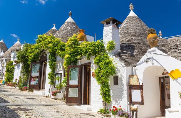 Alberobello, Castellana Caves and Polignano Guided Tour from Bari