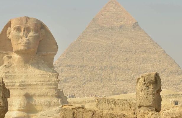 Pyramids of Giza and Egyptian Museum Semi Private from Hurghada