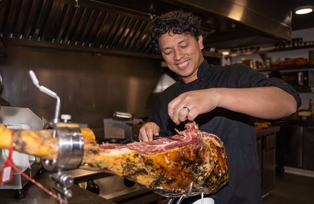 Old Town Tapas Adventure: Eat and Drink Like a Local in Barcelona