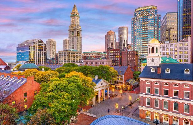 Private Walking Tour with a Local Guide in Boston
