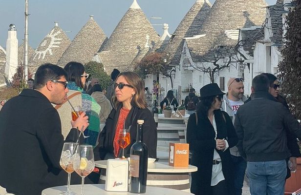 Alberobello walking tour with aperitif