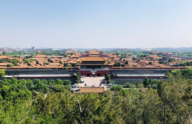 4-Hour Private Tour of Jingshan Park, Lama Temple and Hutong