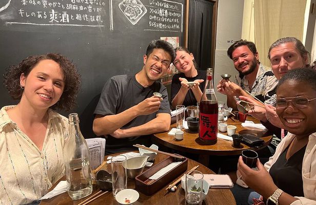 Kyoto: Kawaramachi Local Bar & Izakaya Crawl Tour