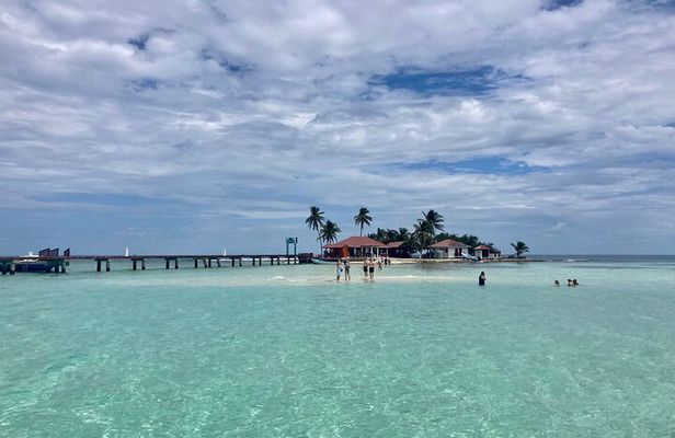 Goff's Caye Beach And Snorkeling