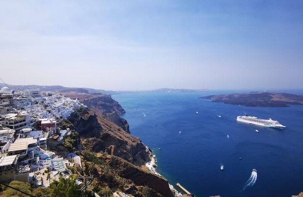 Santorini Private Tour Highlights 6h for Groups and Families