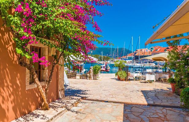 Kefalonia Island Bus Tour- Wine Tasting, Melissani & Fiscardo