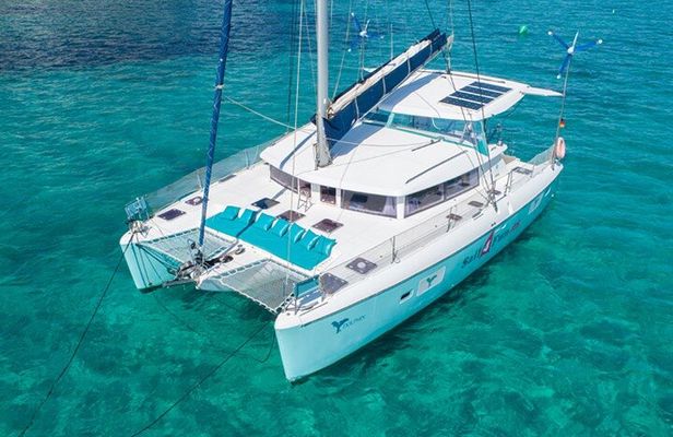 Mallorca Catamaran Small Group Cruise with Tapas 4-hours