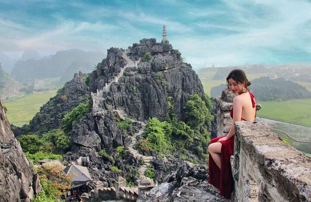 Private Full-Day Boat Tour on Trang An Wonders: Mua Caves, Hoa Lu