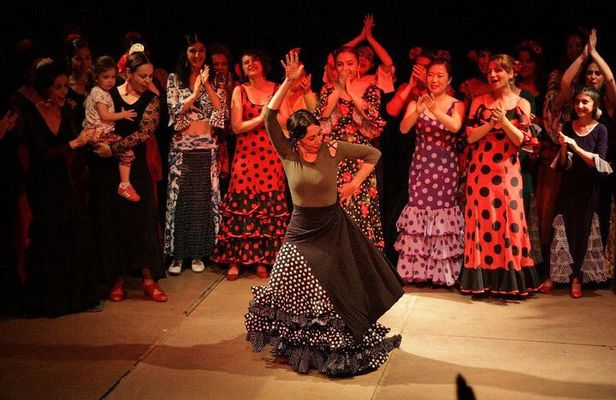 Seville: Fun class to approach Flamenco