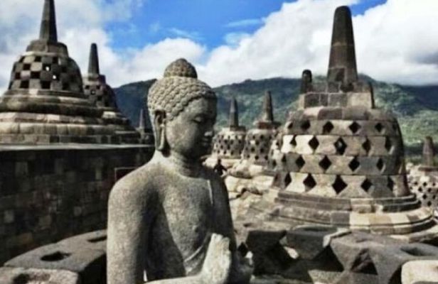 Yogyakarta-Bromo-Ijen Blue Fire-Bali, All Entrances Included.