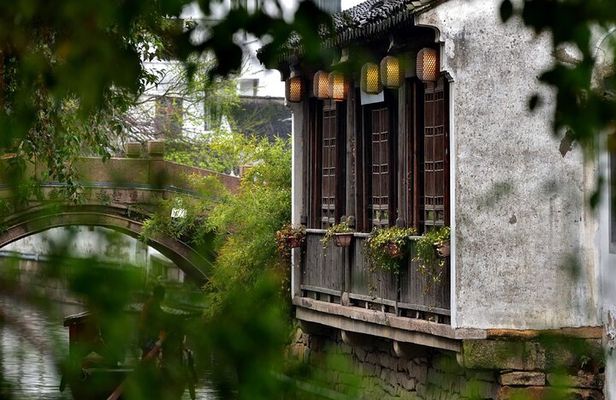 Full-Day Private Suzhou and Tongli Tour by Bullet Train