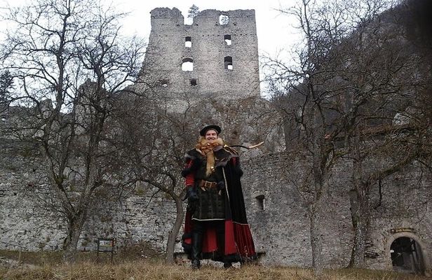 Castle Stein (Kamen) historical medieval tour