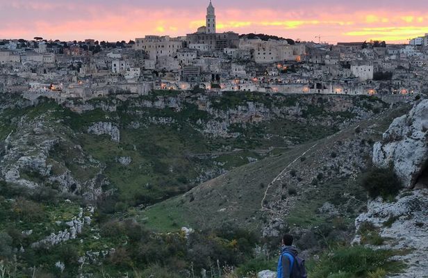 Trekking towards Torrente Gravina and Rupestrian Churches of the Murgia