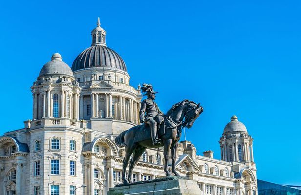 Liverpool Private Custom Walking Tour with a Local Guide