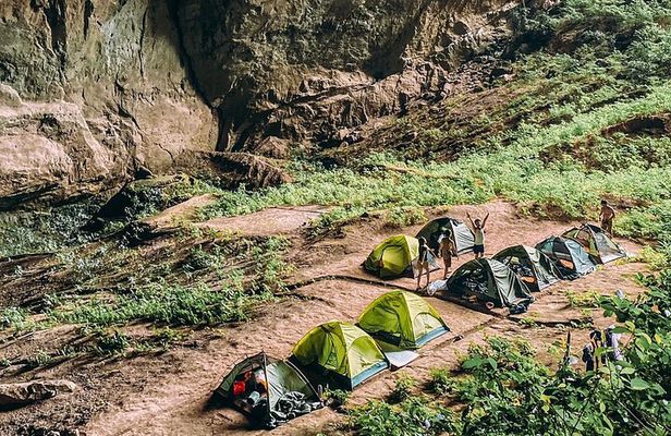 Hang Pygmy Exploration Tour 2 Days 1 Night