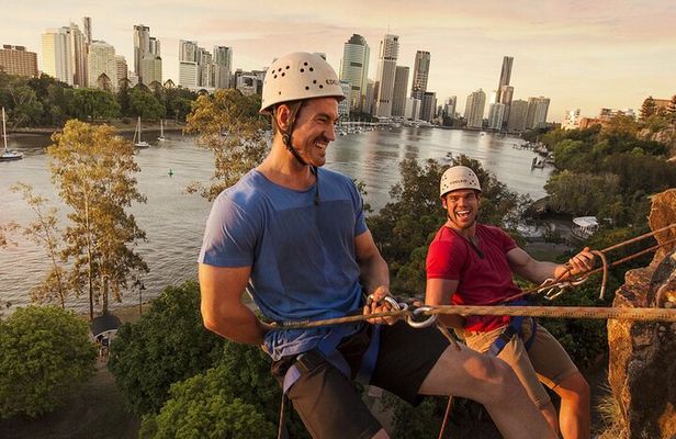 Twilight Rockclimb & Abseil Adventure in Kangaroo Point Cliffs 