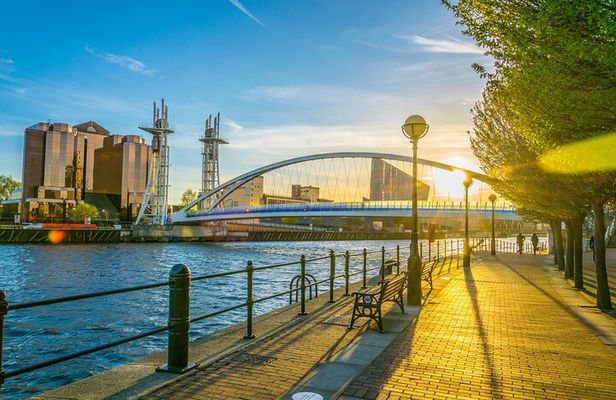 Private Tour with a Local Guide in Manchester