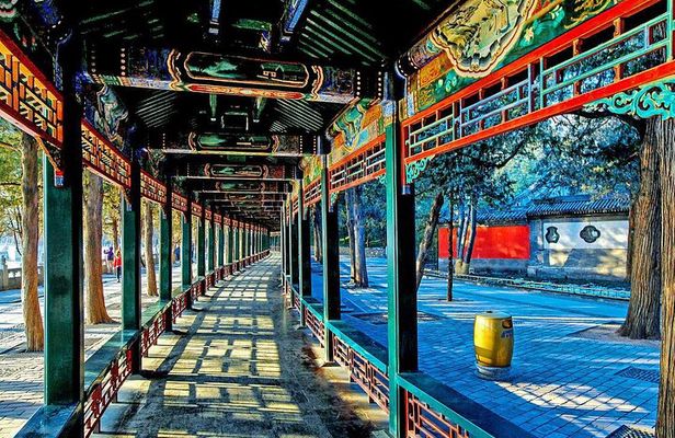 Private 5-Hour Summer Palace In-depth Tour including Boat Ride
