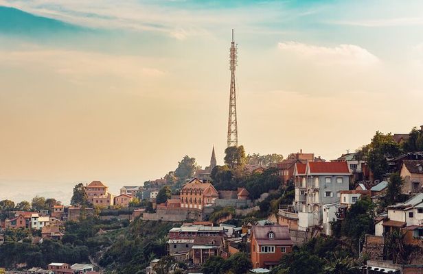 Antananarivo : Custom Walking Tour With A Guide (Private Tour)