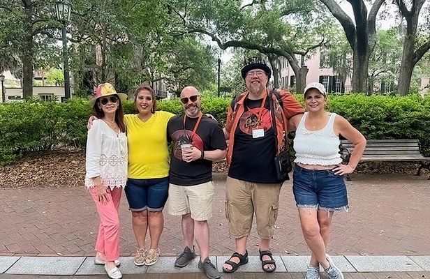 Behind the Plaques - 2 Hour Historical Walking Tour in Savannah