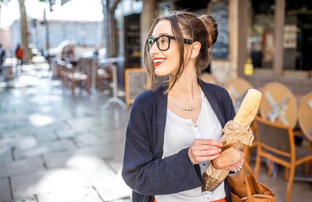 Paris Gourmet Food Tour and Louvre Museum Guided Tour in 1 Day