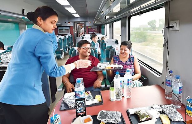 Taj Mahal Day Trip from Delhi by Fastest Train - All Inclusive
