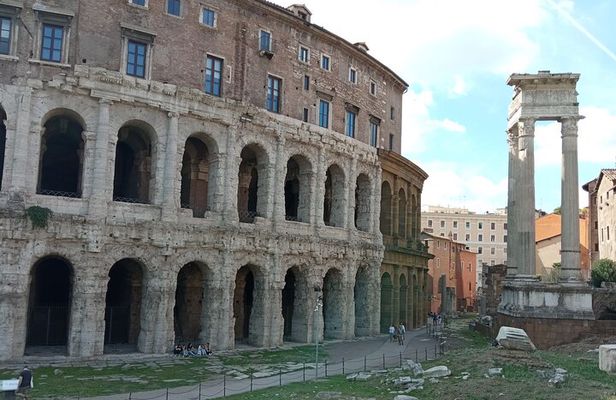 Ancient Rome Tour with an Archaeologist - Small Group