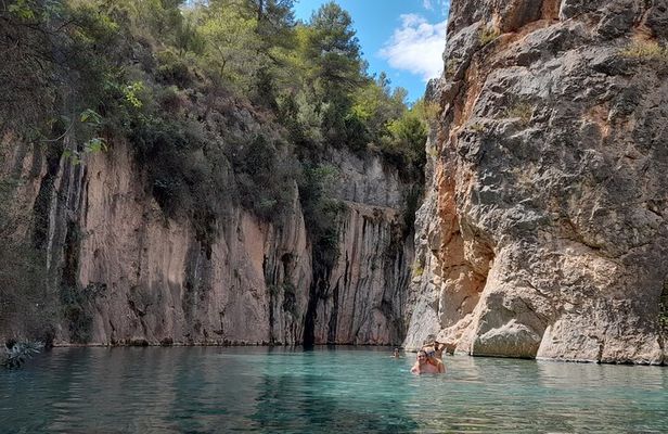 Montanejos: Do an Epic Hike and Swim in Thermal Waters