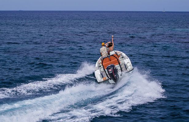 Full Day Rental in Santorini with Saxdor Luxury Boat