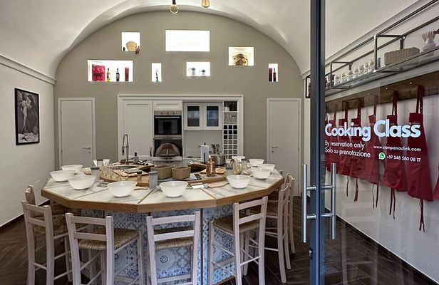 The King’s Table: Neapolitan Cooking Class at the Royal Palace