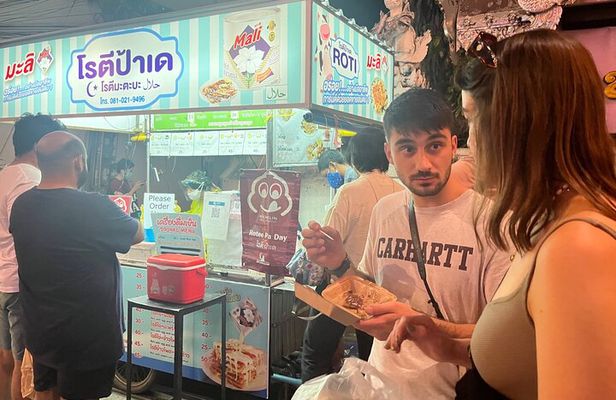 Michelin Guided Street Food Tour in Chiangmai: Thai Food Tour