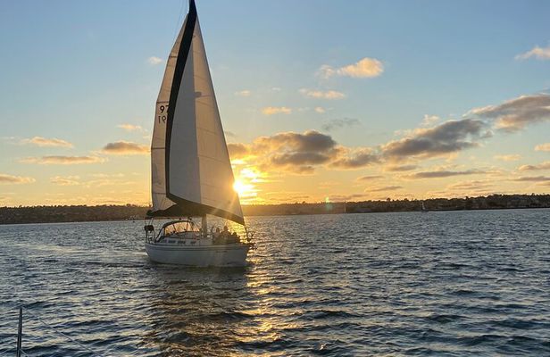 Deluxe Sunset & Day Sail Small Group