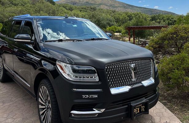6-Hour Private Wine Country Tour of Napa Valley (up to 6 people) in Large SUV