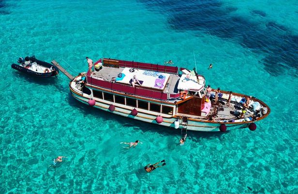 Boat Tour to Caprera and La Maddalena Archipelago