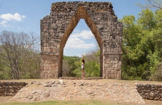 Private Tour Kabah & Uxmal Ruins plus Mayan Workshop Experience