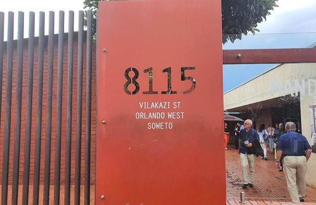 Full-Day Apartheid Museum and Soweto Tour