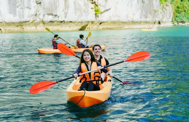One Day Deluxe Boat Trip in Ha Long Bay