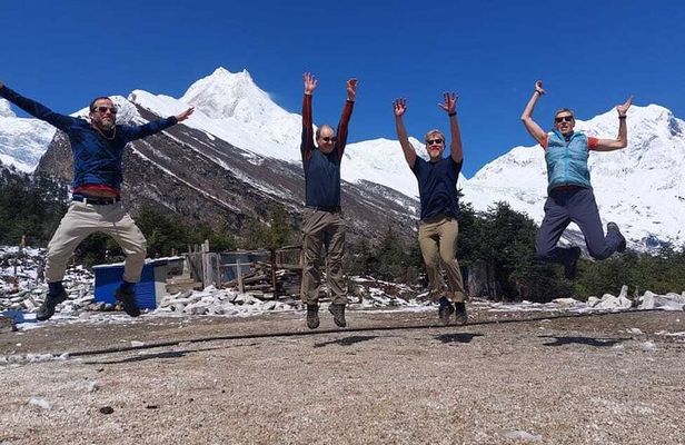 Manaslu Circuit Trekking 