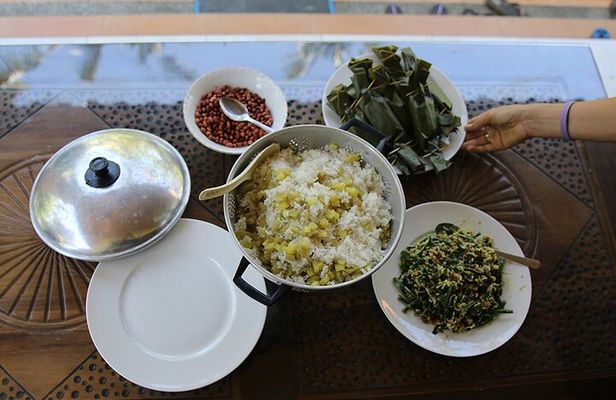 Gianyar Market Visit & Cooking Class in Ubud with Kadek & Putu