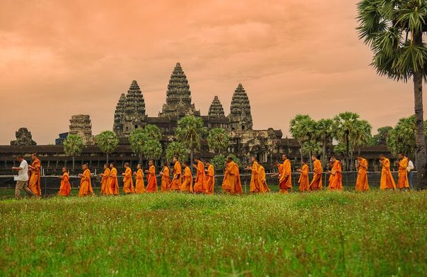Private Guided Angkor Sunrise Half Day Tour with 3 Main Temples 